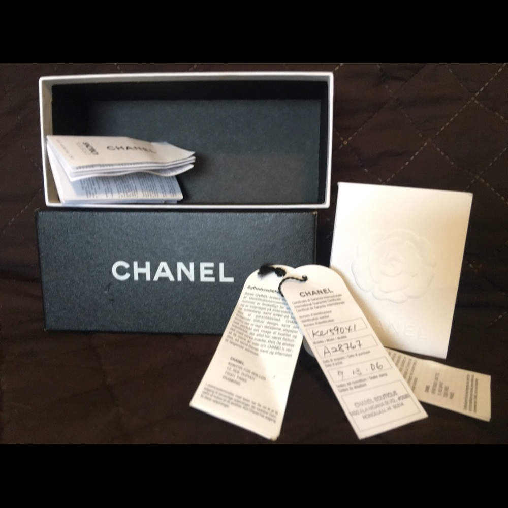 Authentic Chanel Box - Picture 2 of 4